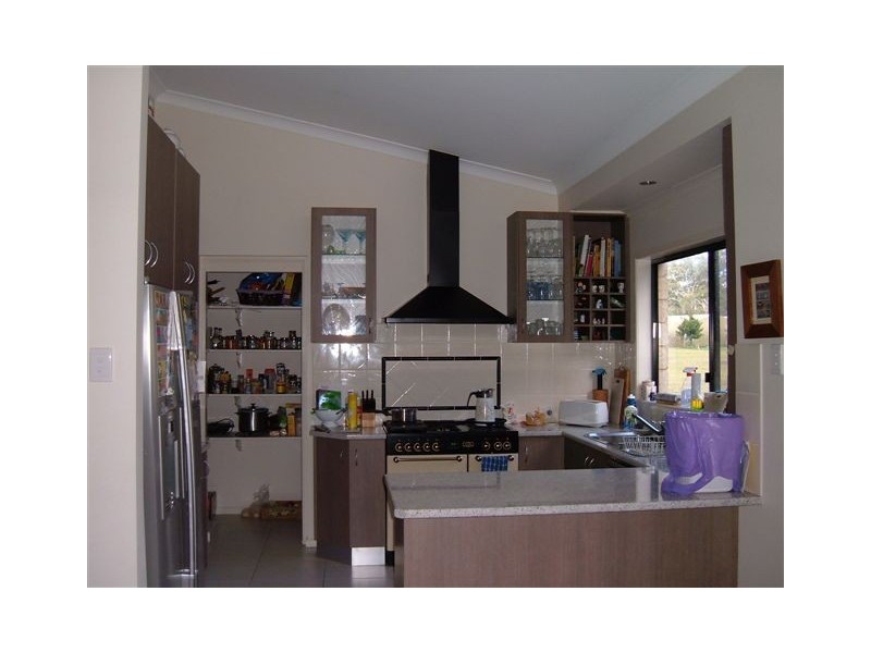 9 Bass Street, Cabarlah QLD 4352