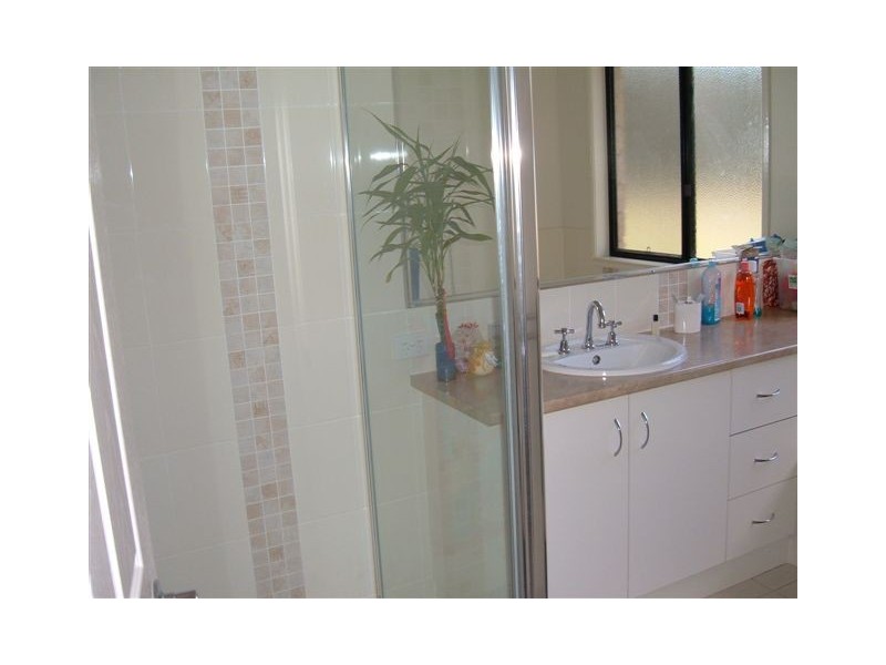 9 Bass Street, Cabarlah QLD 4352