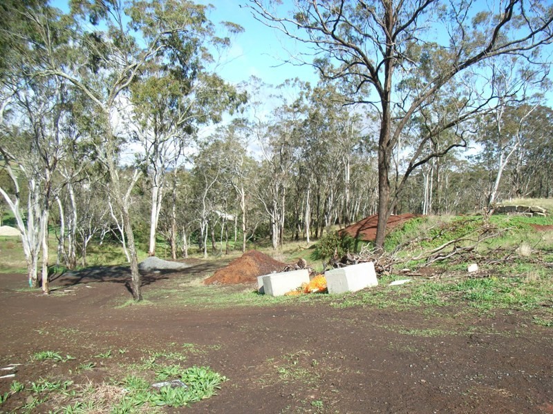 1 Lowe Court, Hodgson Vale QLD 4352