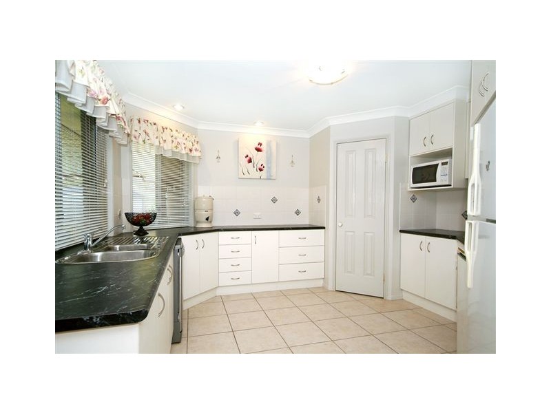 8 Tara Court, Highfields QLD 4352