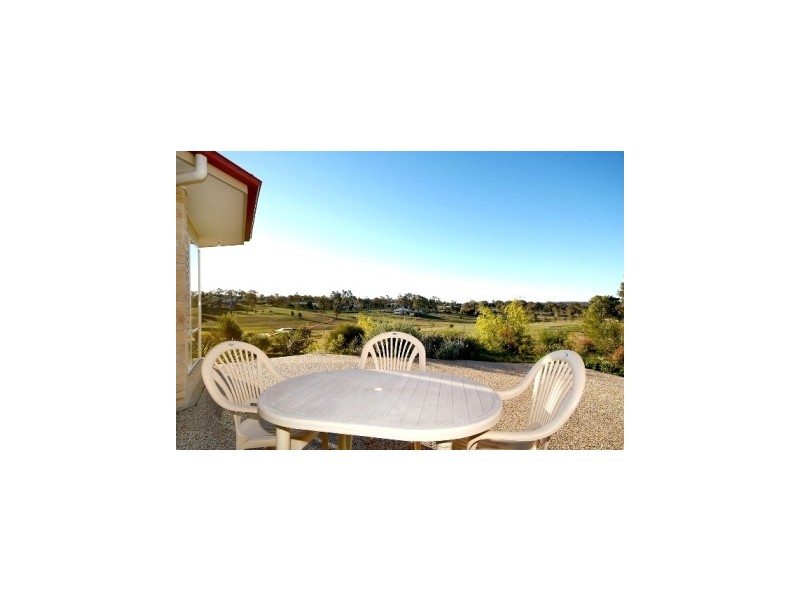 7 Clifford Street, Meringandan West QLD 4352