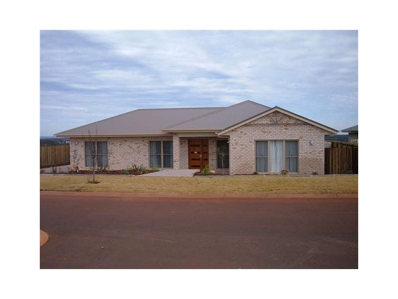 1/11 Highgrove Drive, Highfields QLD 4352