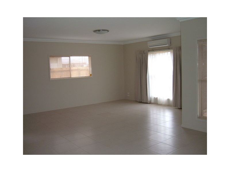 1/11 Highgrove Drive, Highfields QLD 4352