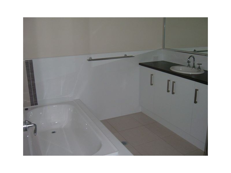 1/11 Highgrove Drive, Highfields QLD 4352