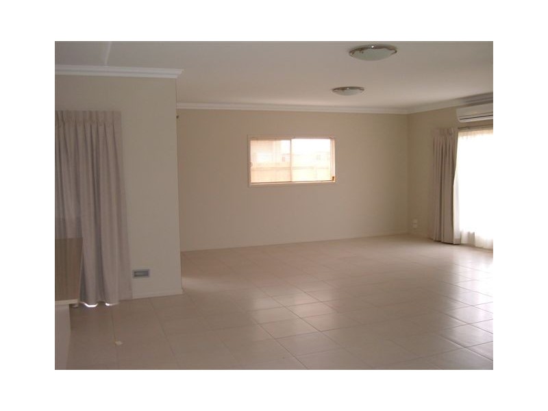 1/11 Highgrove Drive, Highfields QLD 4352