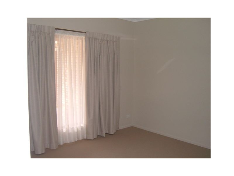 2/11 Highgrove Drive, Highfields QLD 4352