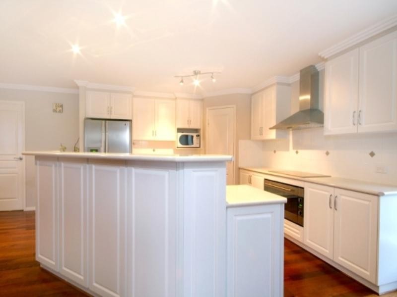 16 Nioka Drive, Highfields QLD 4352