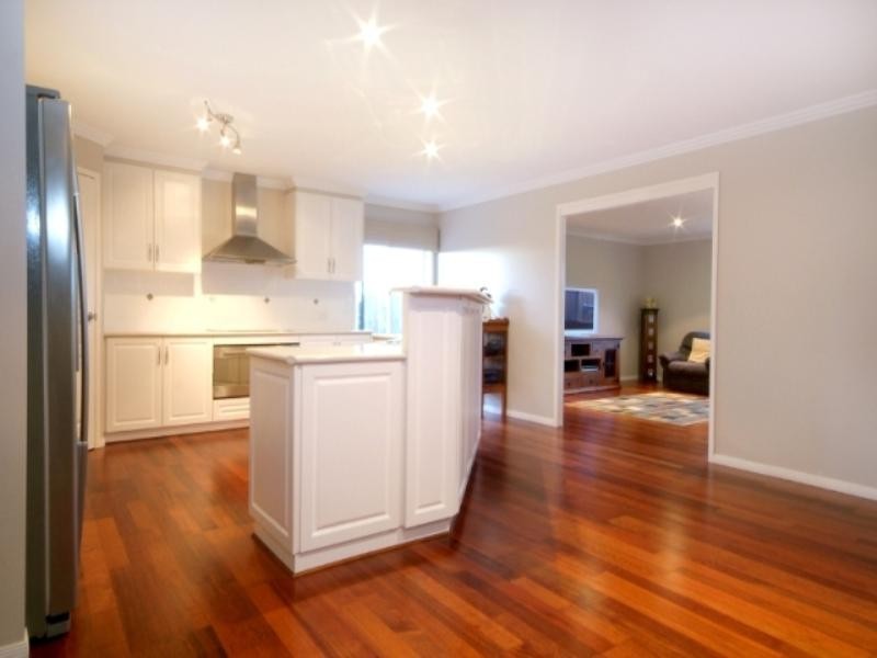 16 Nioka Drive, Highfields QLD 4352