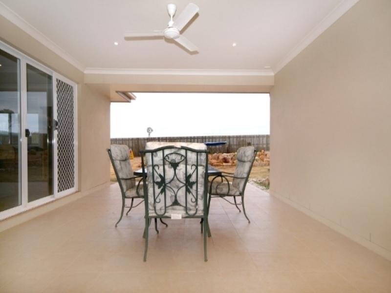 16 Nioka Drive, Highfields QLD 4352