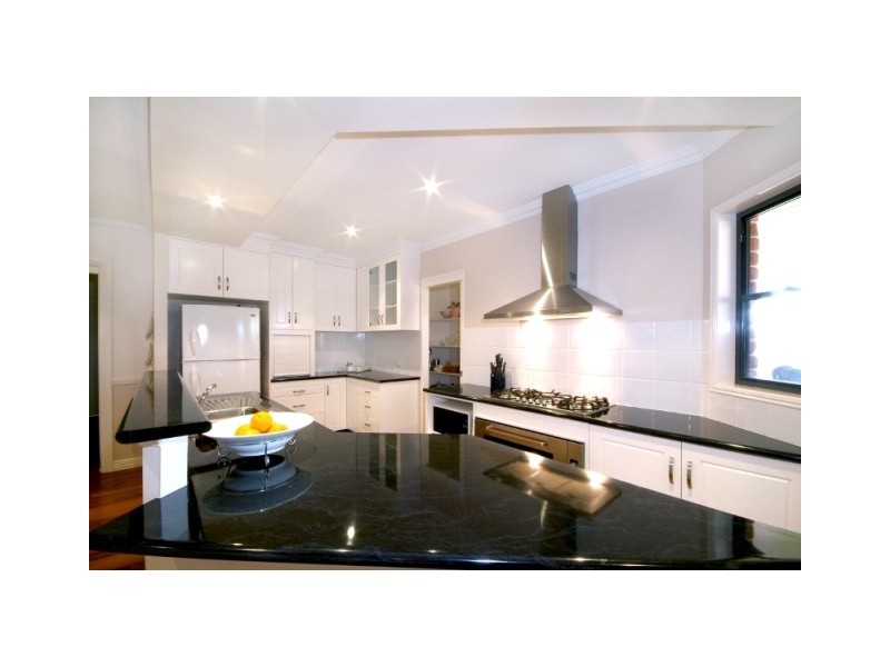 24 Kingfisher Close, Highfields QLD 4352