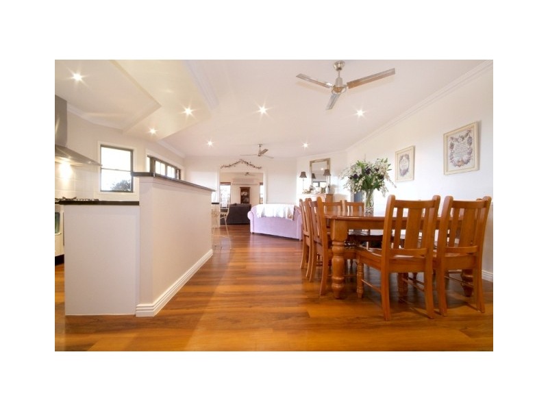 24 Kingfisher Close, Highfields QLD 4352