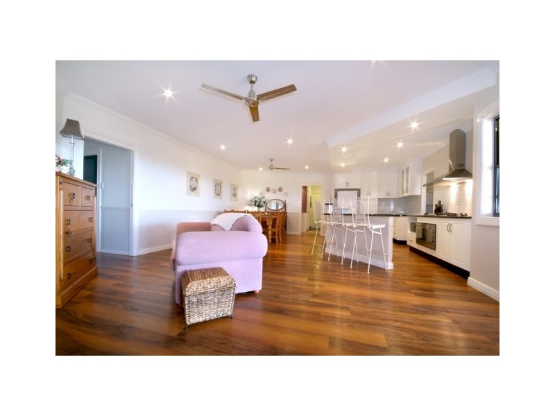 24 Kingfisher Close, Highfields QLD 4352