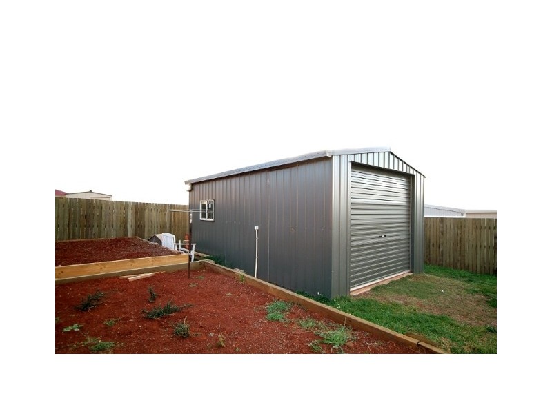 24 Kingfisher Close, Highfields QLD 4352