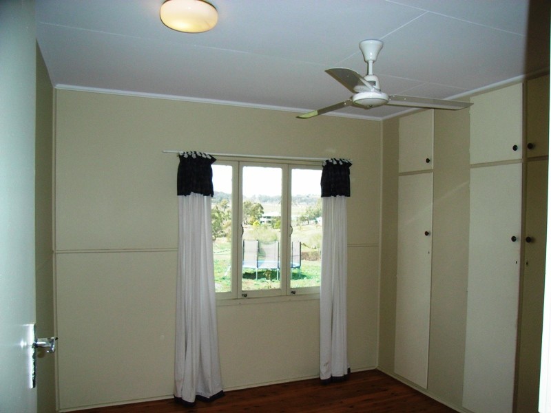 48 Phipps Drive, Meringandan West QLD 4352