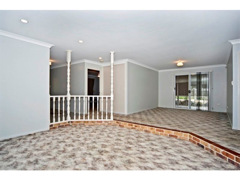 8 Cooper Road, Glenvale QLD 4350