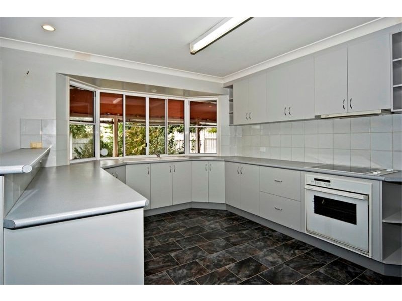 8 Cooper Road, Glenvale QLD 4350