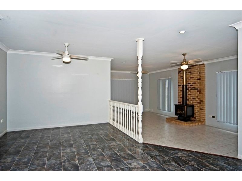 8 Cooper Road, Glenvale QLD 4350