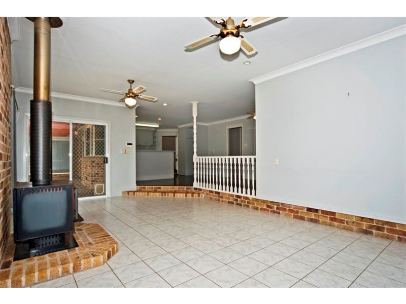 8 Cooper Road, Glenvale QLD 4350