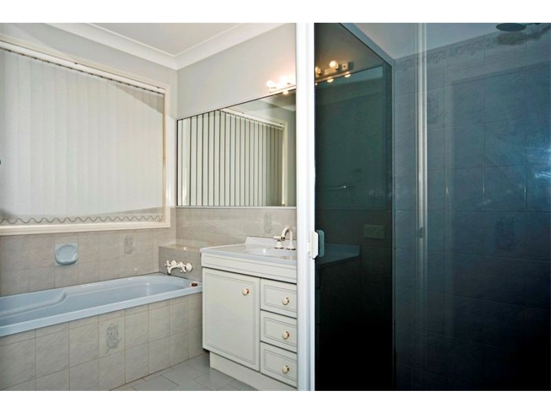 8 Cooper Road, Glenvale QLD 4350