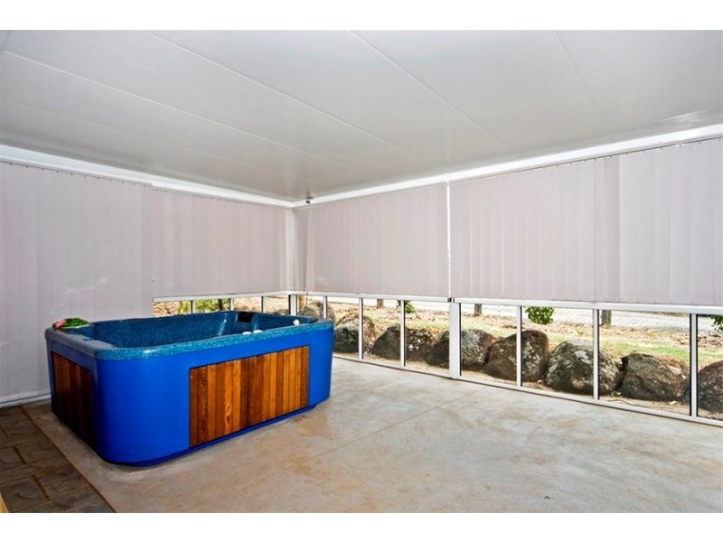 8 Cooper Road, Glenvale QLD 4350