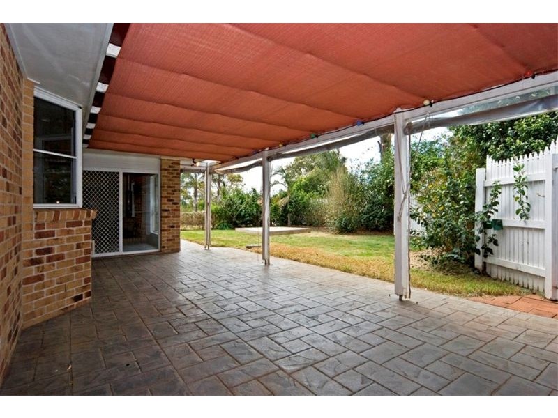 8 Cooper Road, Glenvale QLD 4350