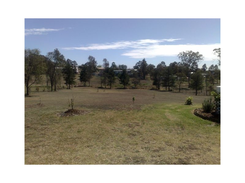 15 William Street, Meringandan QLD 4352