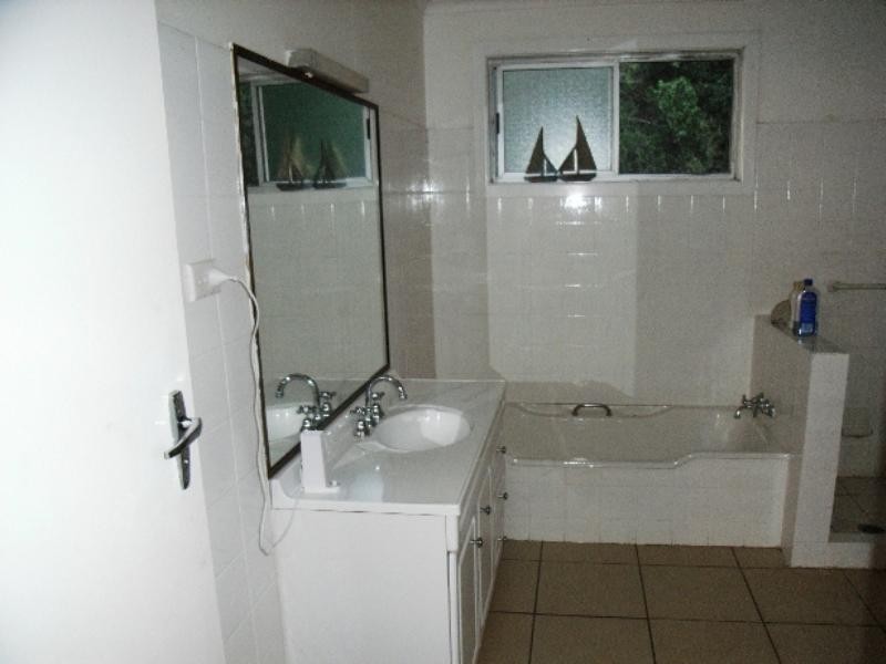 9617 New England Highway, Geham QLD 4352