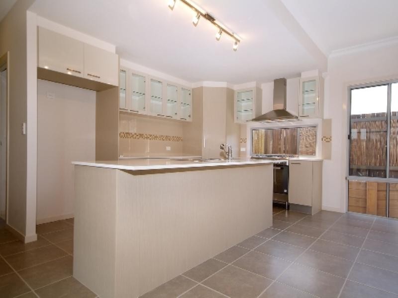 2 Pendrea Close, Highfields QLD 4352