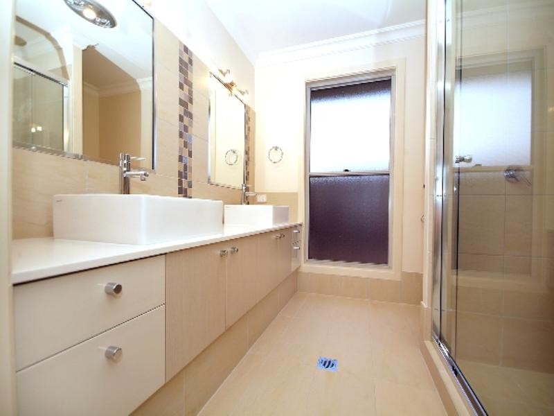 2 Pendrea Close, Highfields QLD 4352