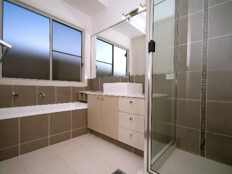 2 Pendrea Close, Highfields QLD 4352