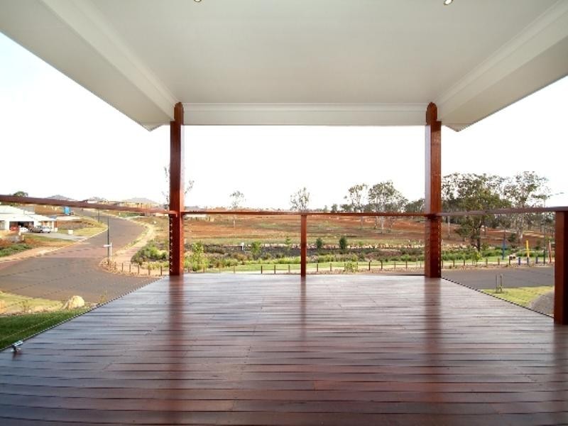 2 Pendrea Close, Highfields QLD 4352