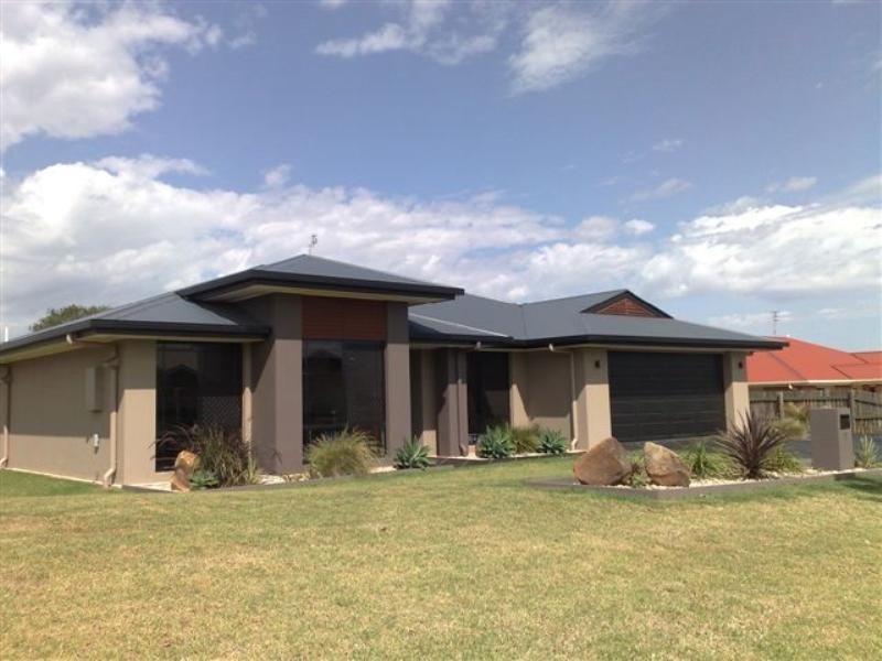 11 Kestrel Drive, Highfields QLD 4352