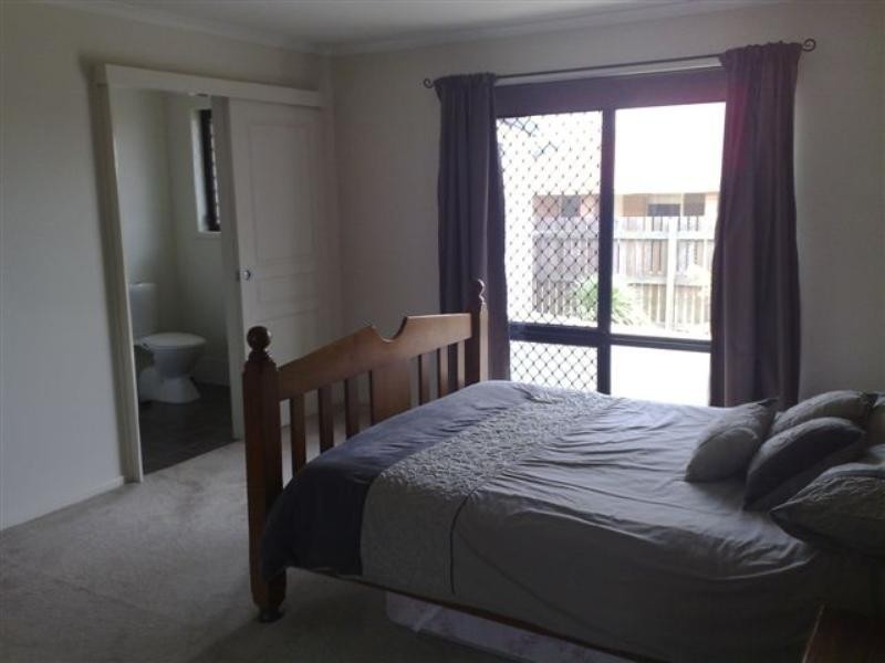 11 Kestrel Drive, Highfields QLD 4352