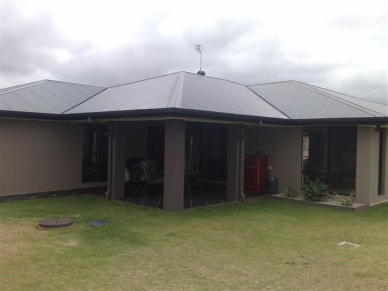 11 Kestrel Drive, Highfields QLD 4352