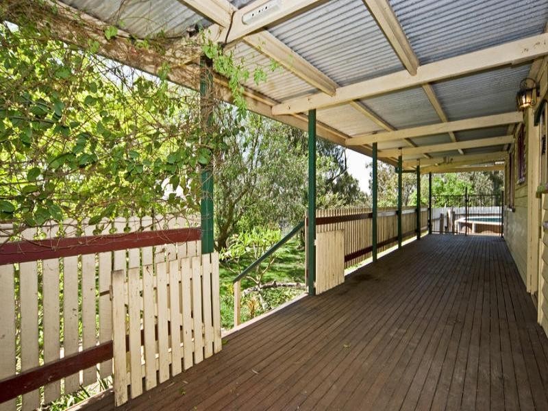 25 Thomas Street, Meringandan West QLD 4352