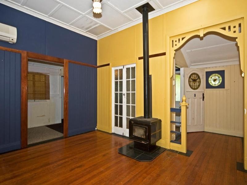 25 Thomas Street, Meringandan West QLD 4352