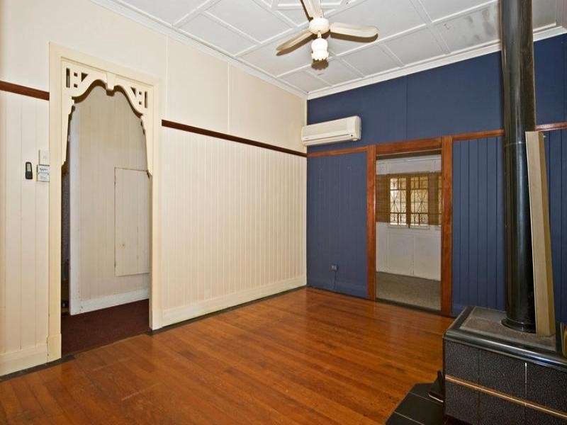 25 Thomas Street, Meringandan West QLD 4352