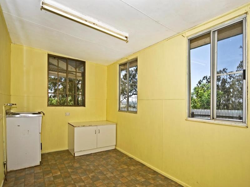 25 Thomas Street, Meringandan West QLD 4352