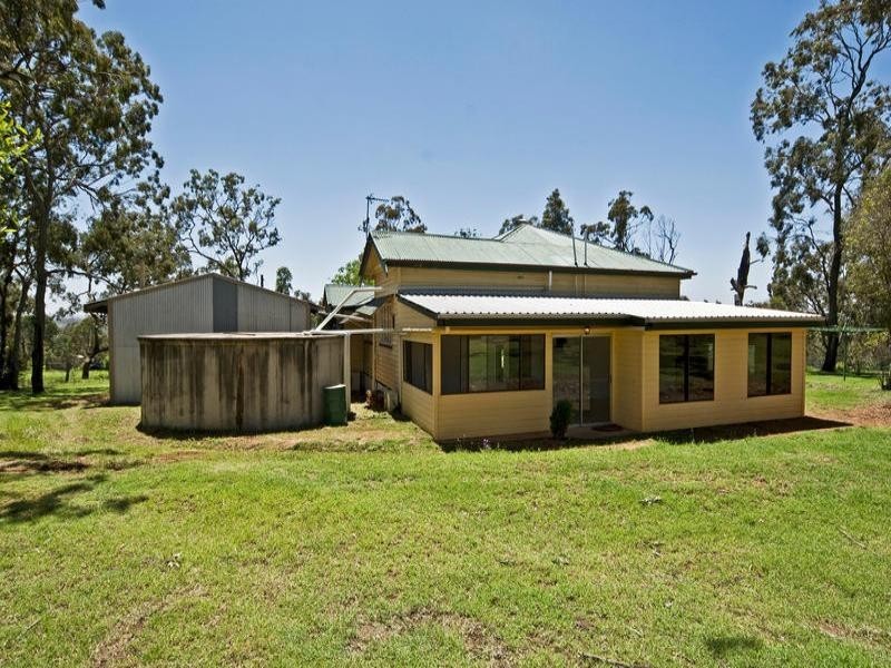 25 Thomas Street, Meringandan West QLD 4352