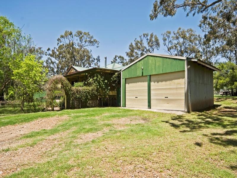 25 Thomas Street, Meringandan West QLD 4352