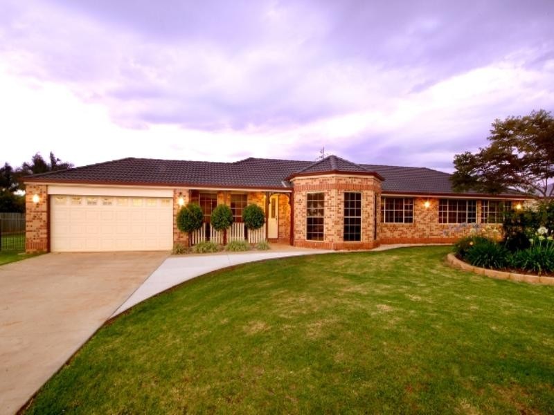 6 Lynne Court, Highfields QLD 4352
