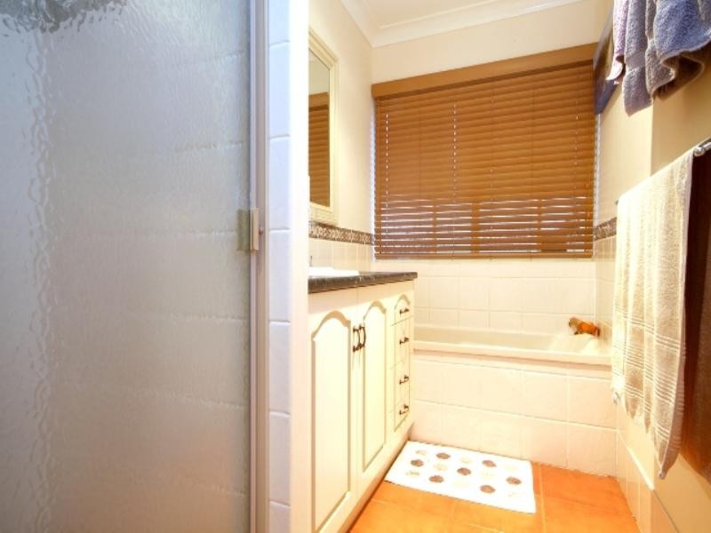 6 Lynne Court, Highfields QLD 4352