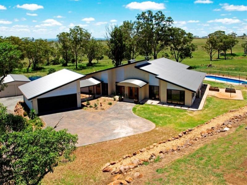 8 Oakdale Place, Highfields QLD 4352