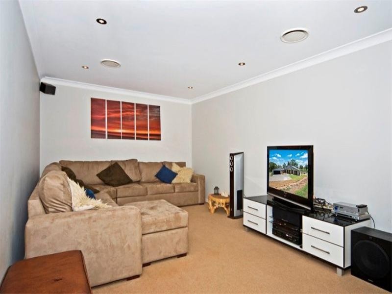 8 Oakdale Place, Highfields QLD 4352