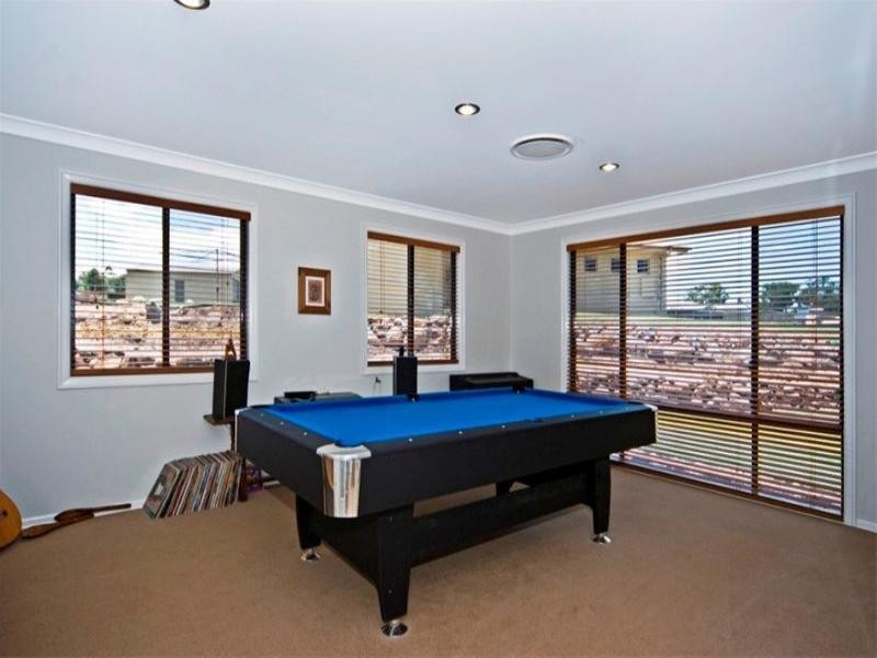 8 Oakdale Place, Highfields QLD 4352