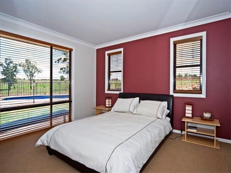 8 Oakdale Place, Highfields QLD 4352