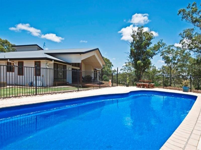 8 Oakdale Place, Highfields QLD 4352