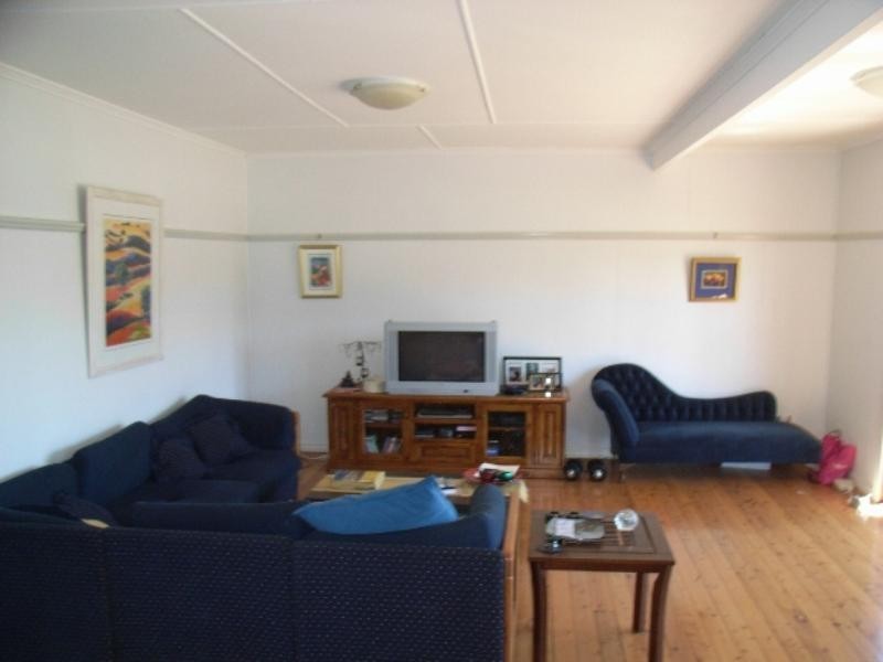 229 New England Highway, Harlaxton QLD 4350