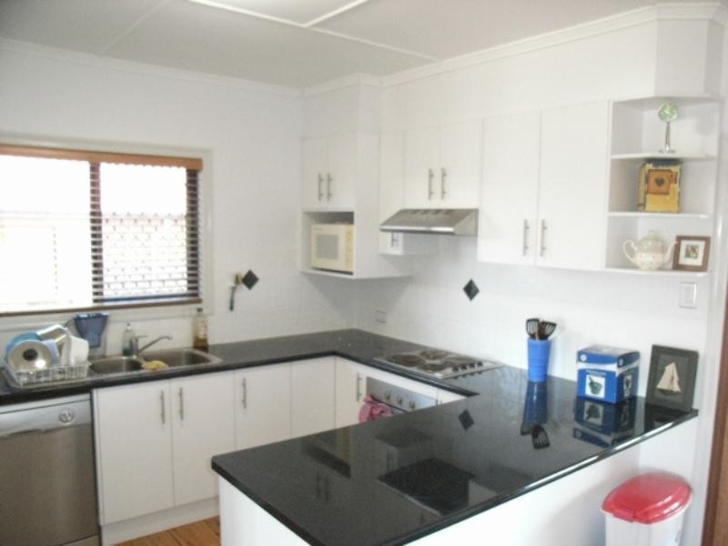 229 New England Highway, Harlaxton QLD 4350