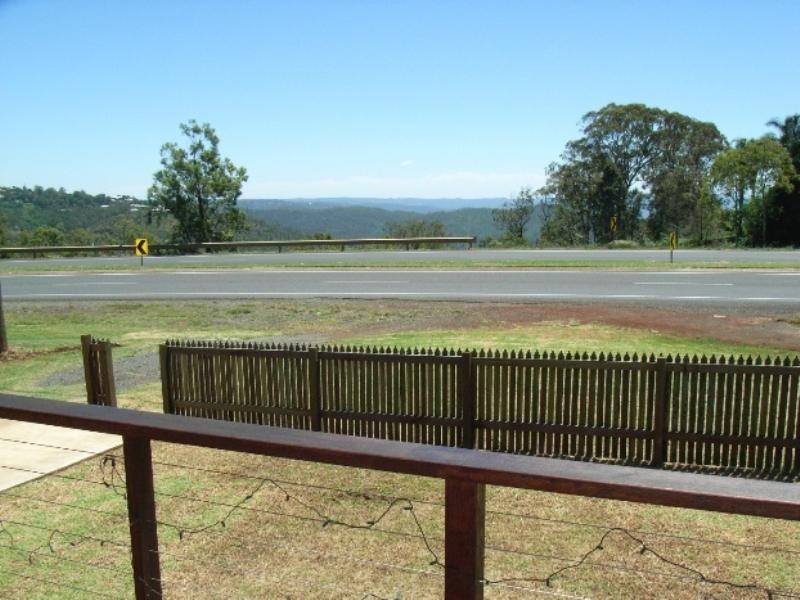 229 New England Highway, Harlaxton QLD 4350